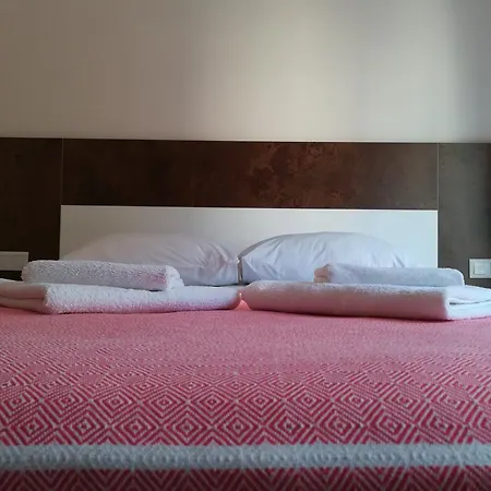Bed and breakfast 7 *