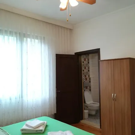 7 Bed and breakfast *