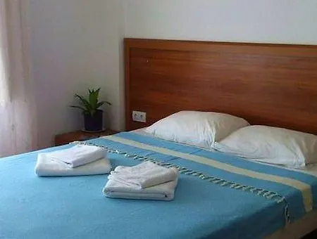 Bed and breakfast 7 *